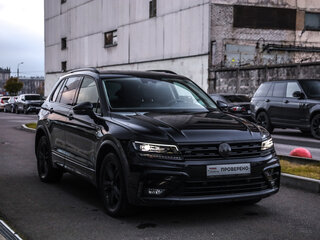 2018 Volkswagen Tiguan II, чёрный, 2599777 рублей, вид 5