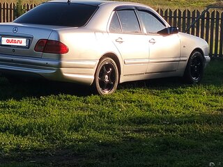 1997 Mercedes-Benz E-Класс 200 II (W210, S210), белый, 257000 рублей, вид 5