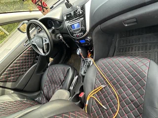 2012 Hyundai Solaris I, чёрный, 650000 рублей, вид 3