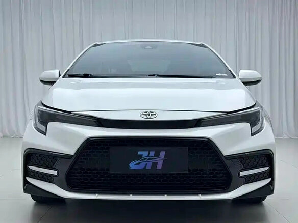 2023 Toyota Corolla Sporty XII (E210) Рестайлинг, белый, 1347000 рублей - вид 1