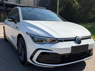 2021 Volkswagen Golf VIII, белый, 2146000 рублей, вид 1