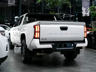 2024 Toyota Tacoma IV, белый, 6890000 рублей, вид 5