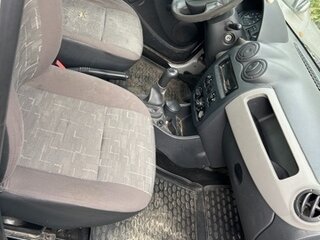 2015 Renault Logan I Рестайлинг, белый, 500000 рублей, вид 4