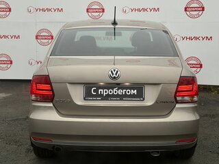 2018 Volkswagen Polo V Рестайлинг, бежевый, 1039000 рублей, вид 4