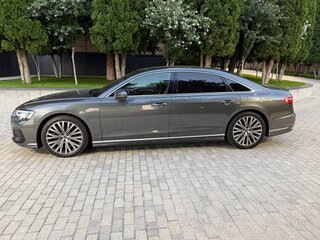 2022 Audi A8 Long 60 TFSI e IV (D5) Рестайлинг, серый, 11200000 рублей, вид 4