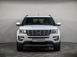 2017 Ford Explorer V Рестайлинг, белый, 2399777 рублей, вид 2