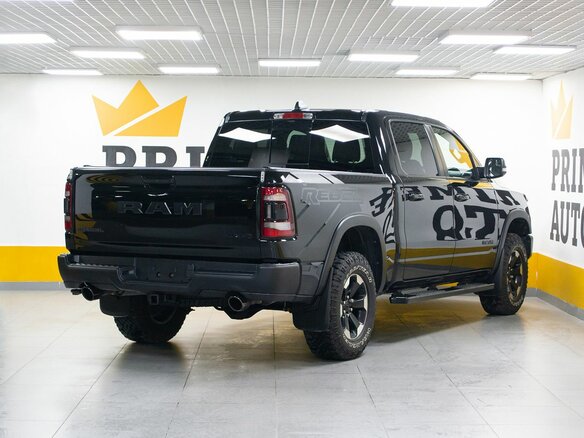 2022 Ram 1500 Crew Cab eTorque V, чёрный, 7999000 рублей - вид 5