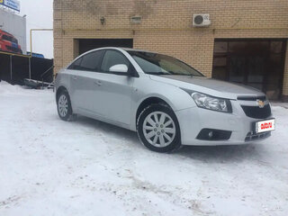 2011 Chevrolet Cruze I, серебристый, 750000 рублей, вид 2