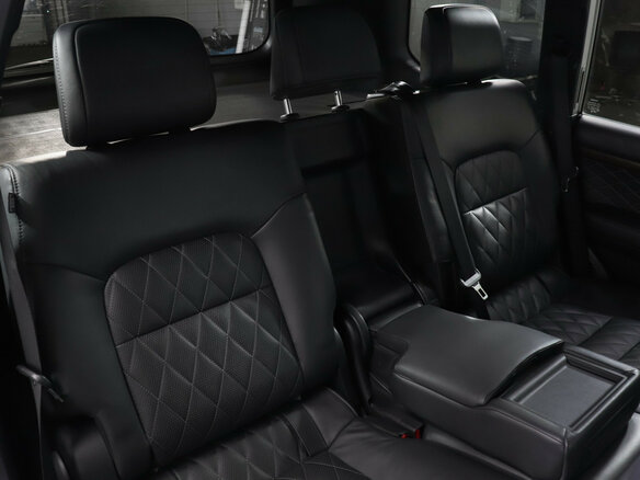 2017 Toyota Land Cruiser 200 Series Рестайлинг 2, белый - вид 19