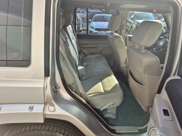 2007 Jeep Commander, серебристый, 1400000 рублей - вид 9