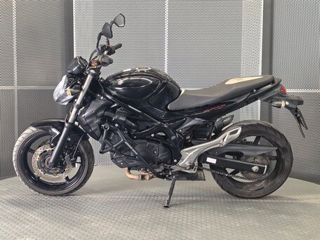 2013 Suzuki SFV 400 Gladius, чёрный, 345000 рублей, вид 5
