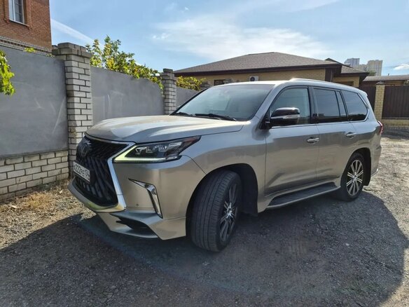 2019 Lexus LX, серый