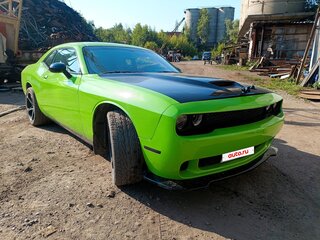 2011 Dodge Challenger SRT8 SRT-8 III Рестайлинг, зелёный, 3000000 рублей, вид 4