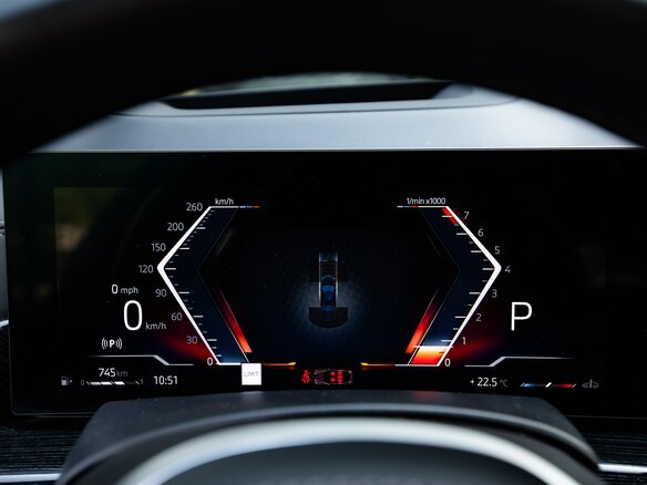 2025 BMW X6 40i III (G06) Рестайлинг, чёрный, 11350000 рублей - вид 10
