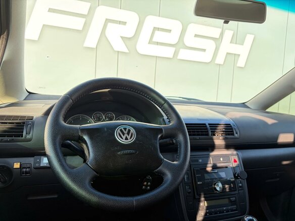 2002 Volkswagen Sharan I Рестайлинг, серый, 423000 рублей - вид 5