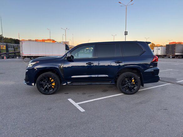 2015 Lexus LX 570 III Рестайлинг 2, синий, 6500000 рублей - вид 9