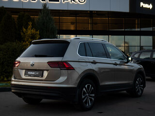 2019 Volkswagen Tiguan II, бежевый, 1703000 рублей, вид 4