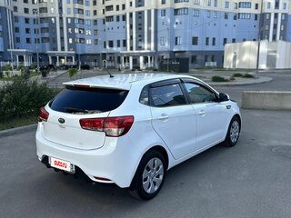 2015 Kia Rio III Рестайлинг, белый, 835000 рублей, вид 3