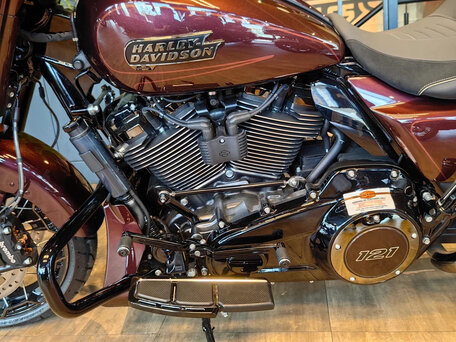 2024 Harley-Davidson CVO Street Glide, пурпурный, 3950000 рублей, вид 5