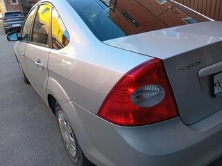 2010 Ford Focus II Рестайлинг, серый, 530000 рублей, вид 5