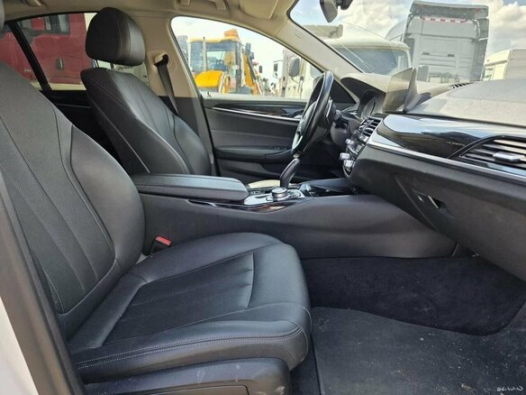 2021 BMW 5 серии 520d xDrive VII (G30/G31/G38) Рестайлинг, белый, 3950000 рублей - вид 13
