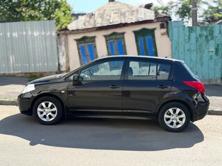 2011 Nissan Tiida I Рестайлинг, коричневый, 600000 рублей, вид 4