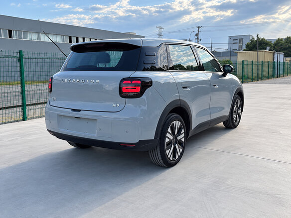 2026 Leapmotor A10 39.8 kWh, бежевый, 1600000 рублей - вид 12