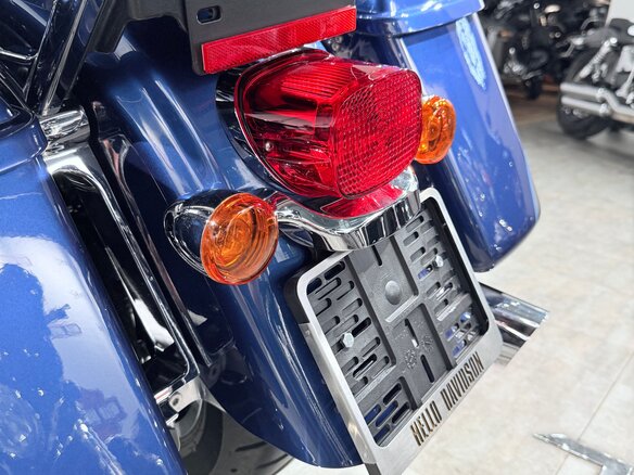 2017 Harley-Davidson Electra Glide, серебристый, 1799000 рублей - вид 30
