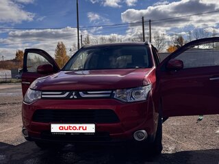 2013 Mitsubishi Outlander III, красный, 1300000 рублей, вид 3
