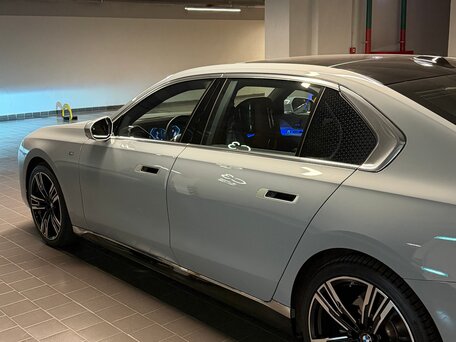 2024 BMW 7 серии 740d xDrive VII (G70), серый, 12850000 рублей, вид 4