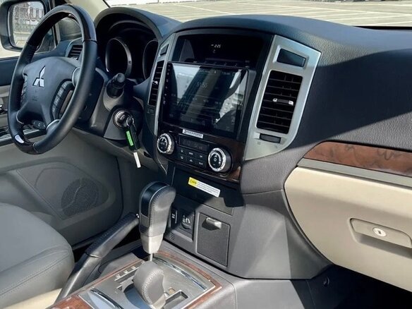 2019 Mitsubishi Pajero IV Рестайлинг 2, белый - вид 15