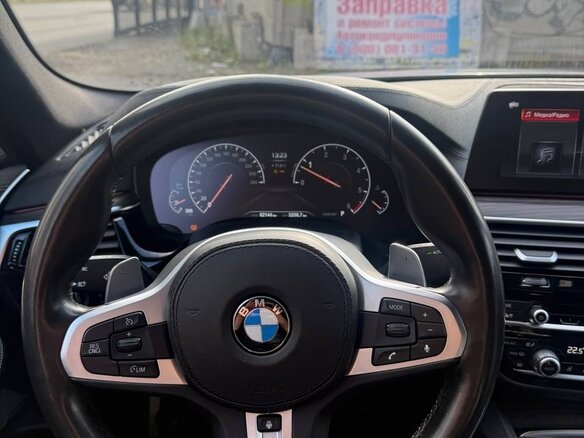 2019 BMW 5 серии 530d xDrive VII (G30/G31/G38), серый, 4500000 рублей - вид 6