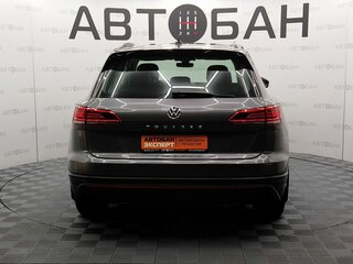 2018 Volkswagen Touareg III, серый, 4130000 рублей, вид 5
