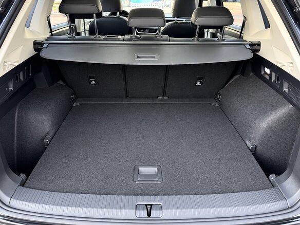 2023 Volkswagen Tayron I Рестайлинг, чёрный, 2400007 рублей - вид 16