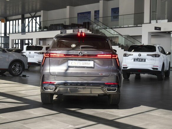 2024 Changan CS75 Plus III, серый, 2790000 рублей - вид 4