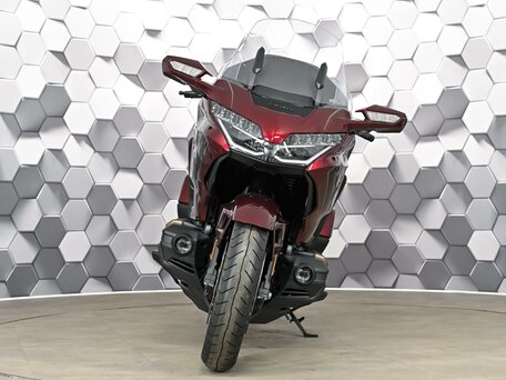 2025 Honda GL 1800 Gold Wing, красный, 3599000 рублей, вид 5