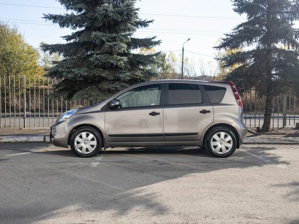 2013 Nissan Note I Рестайлинг, коричневый, 700000 рублей - вид 6