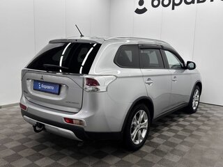 2014 Mitsubishi Outlander III Рестайлинг, серебристый, 1470000 рублей, вид 4