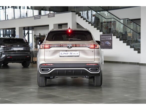 2026 Changan UNI-S I Рестайлинг, золотистый - вид 31