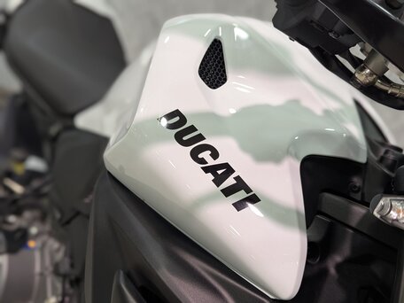 2026 Ducati Monster, белый, 2100000 рублей, вид 4