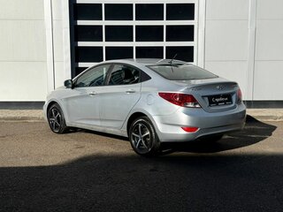 2011 Hyundai Solaris I, серебристый, 600000 рублей, вид 3