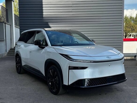 2026 Toyota bZ3X 58.3 kWh, белый, 2780000 рублей