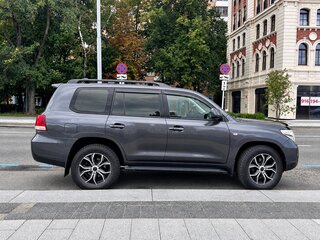 2008 Toyota Land Cruiser 200 Series, серый, 2490000 рублей, вид 5