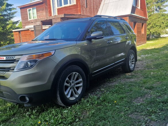 2014 Ford Explorer V, зелёный, 1700000 рублей