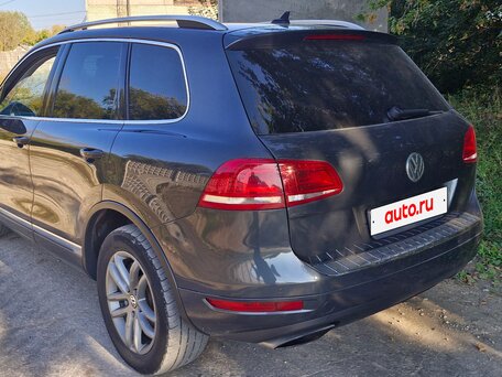 2013 Volkswagen Touareg II, серый, 1865000 рублей, вид 5