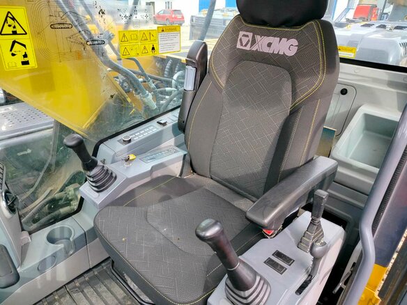 2023 XCMG XE180DN, жёлтый, 6253000 рублей - вид 6