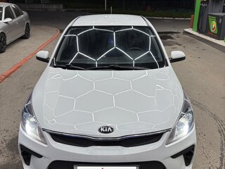 2019 Kia Rio IV, белый, 860000 рублей, вид 1