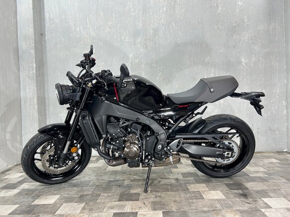 2023 Yamaha XSR900, чёрный, 1065000 рублей - вид 1