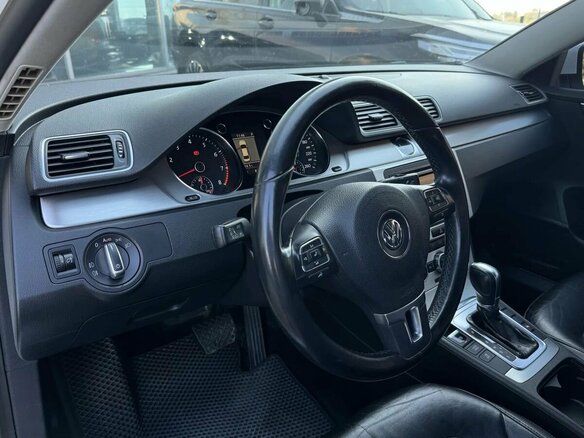 2012 Volkswagen Passat B7, белый, 999000 рублей - вид 28