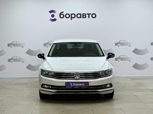 2019 Volkswagen Passat B8, белый, 1900000 рублей - вид 1